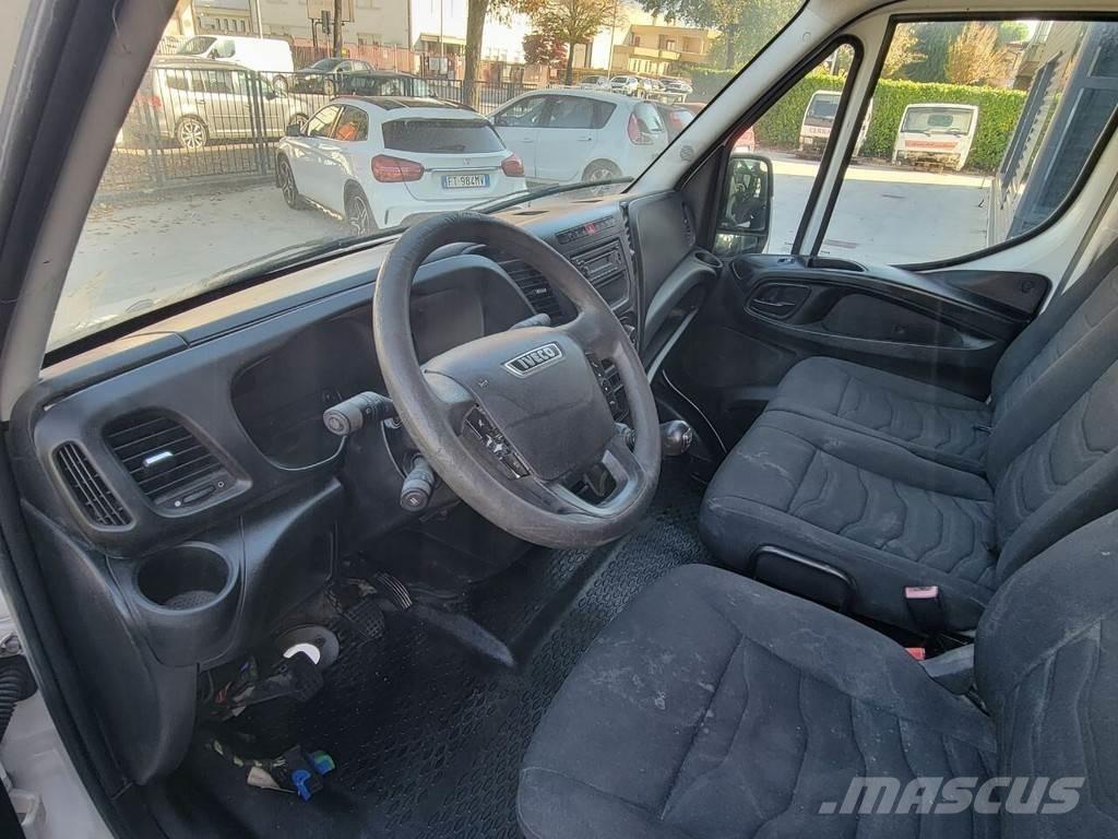 Iveco DAILY E6 キャビン及び内装