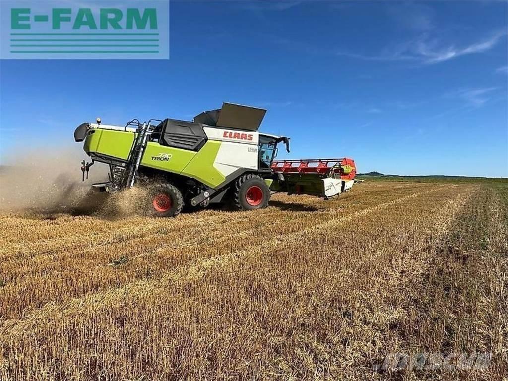 CLAAS trion 730 コンバイン