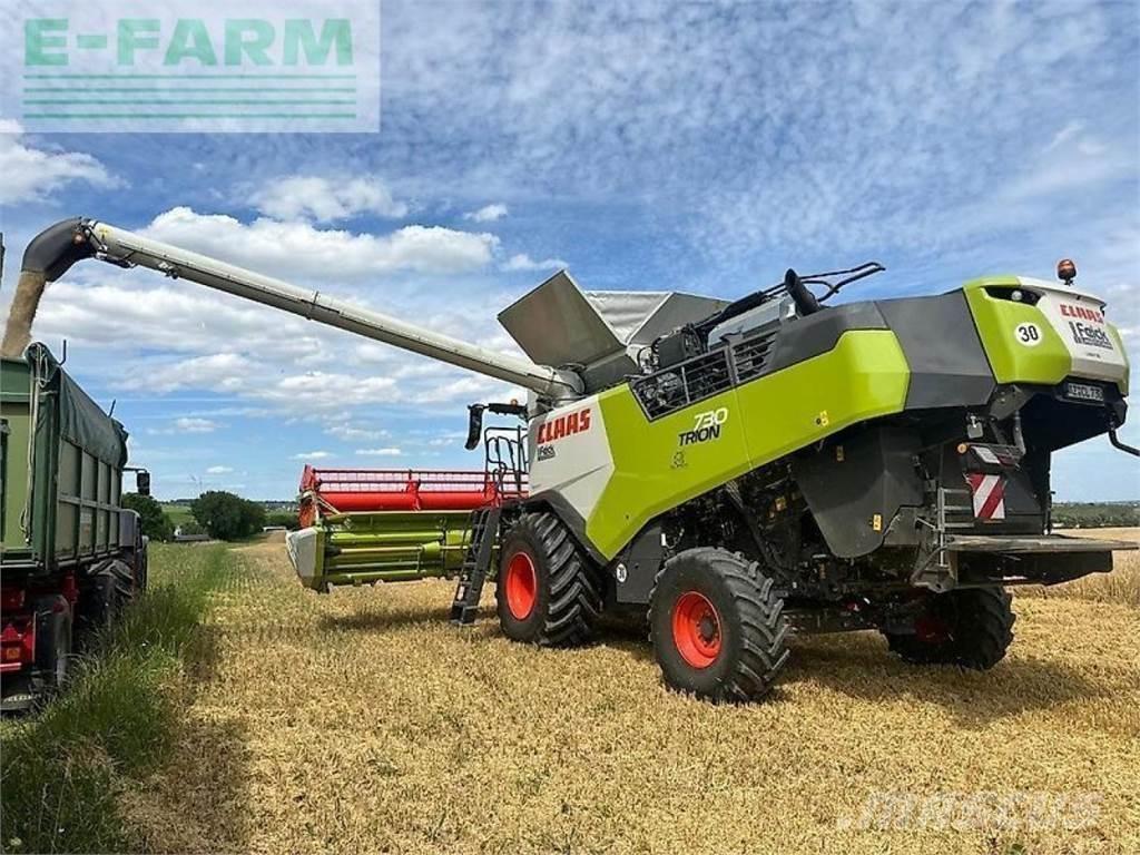 CLAAS trion 730 コンバイン