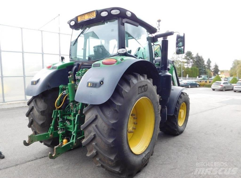 John Deere 6215 R トラクター