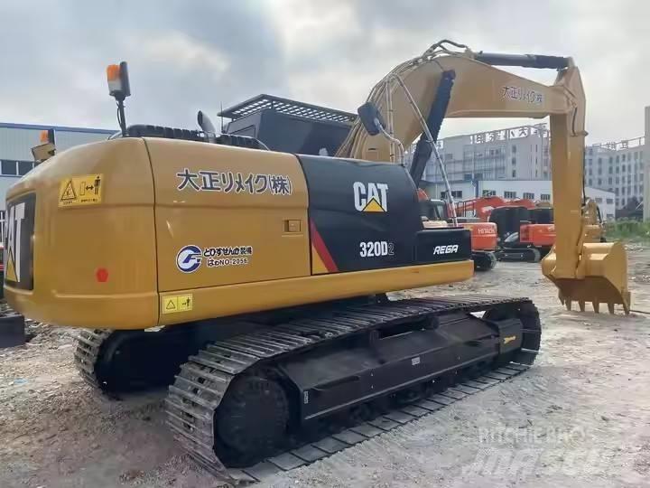 CAT CAT320D2 中型油圧ショベル 7ｔ-12ｔ（ユンボ・パワーショベル・バックホー）