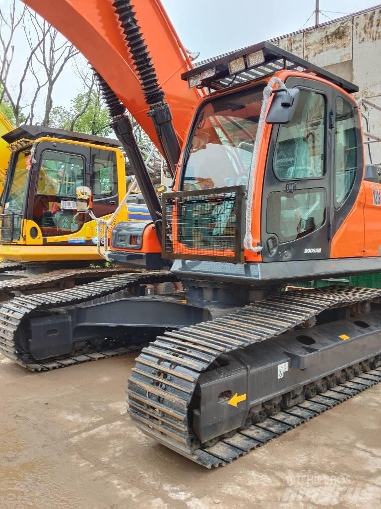 Doosan DX300 大型油圧ショベル12t以上（パワーショベル・ユンボ）