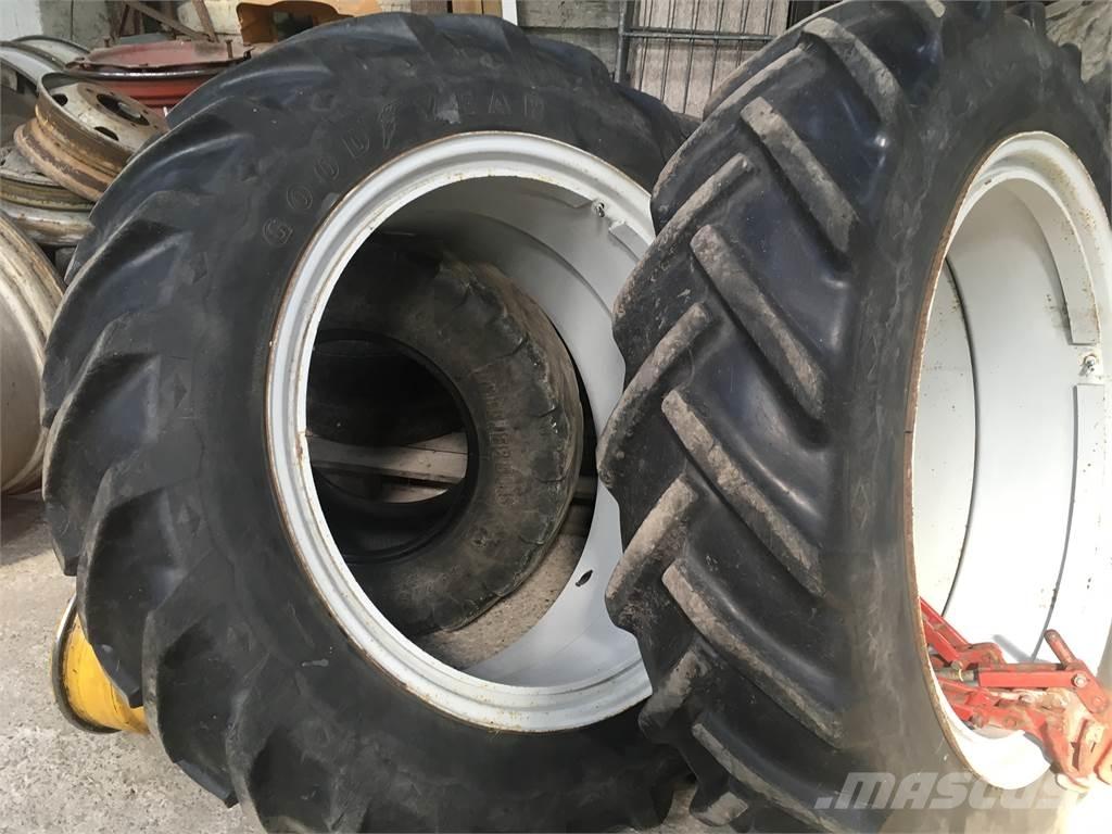  Tvillinghjul タイヤ、ホイル、リム