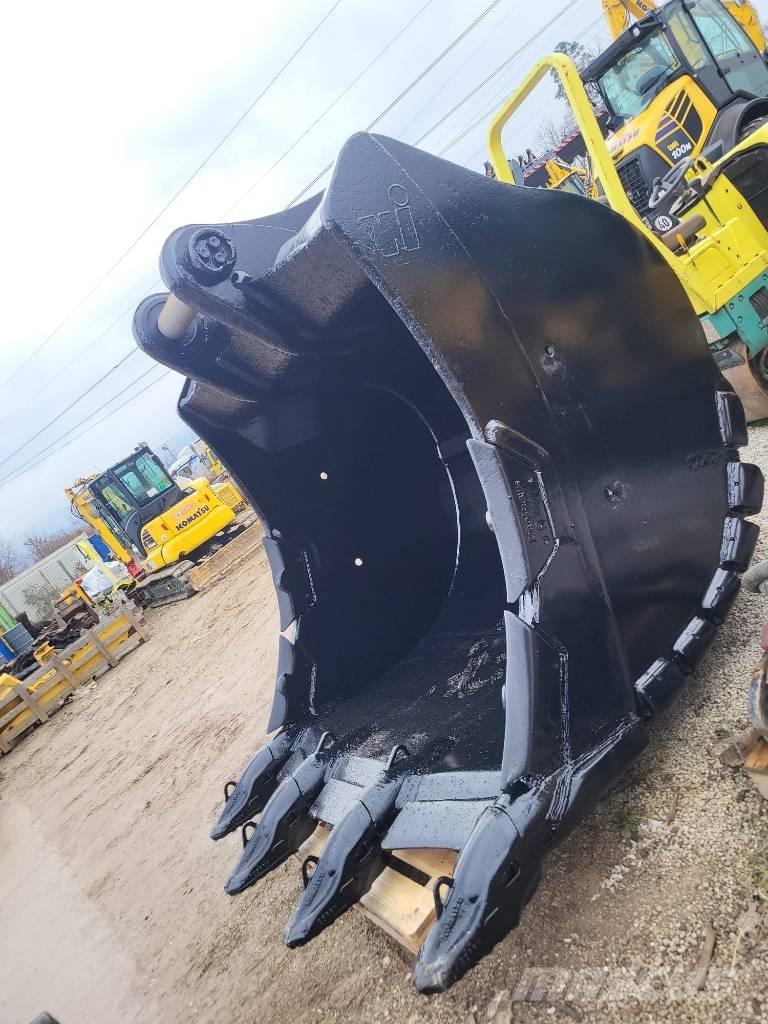 Komatsu Winkelbauer バックホー