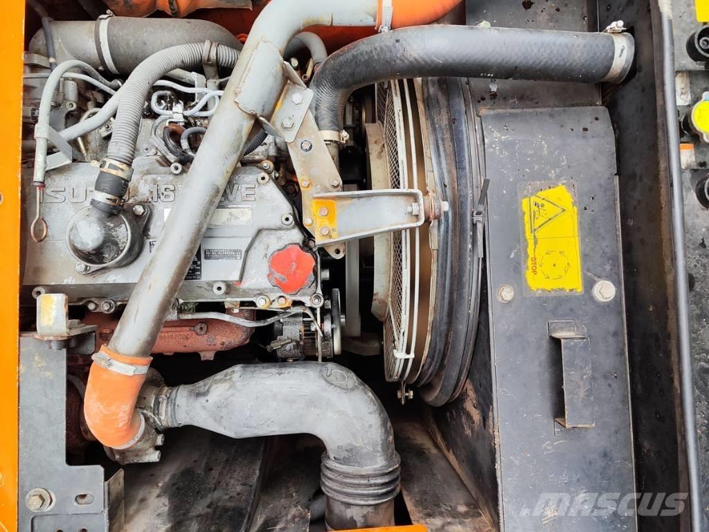 Hitachi ZX 210 W-3 ホイール式油圧ショベル（パワーショベル・ユンボ・バックホー）