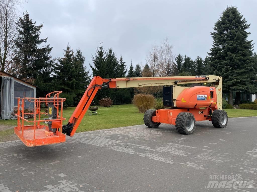 JLG 800 AJ ブームリフト　屈伸型