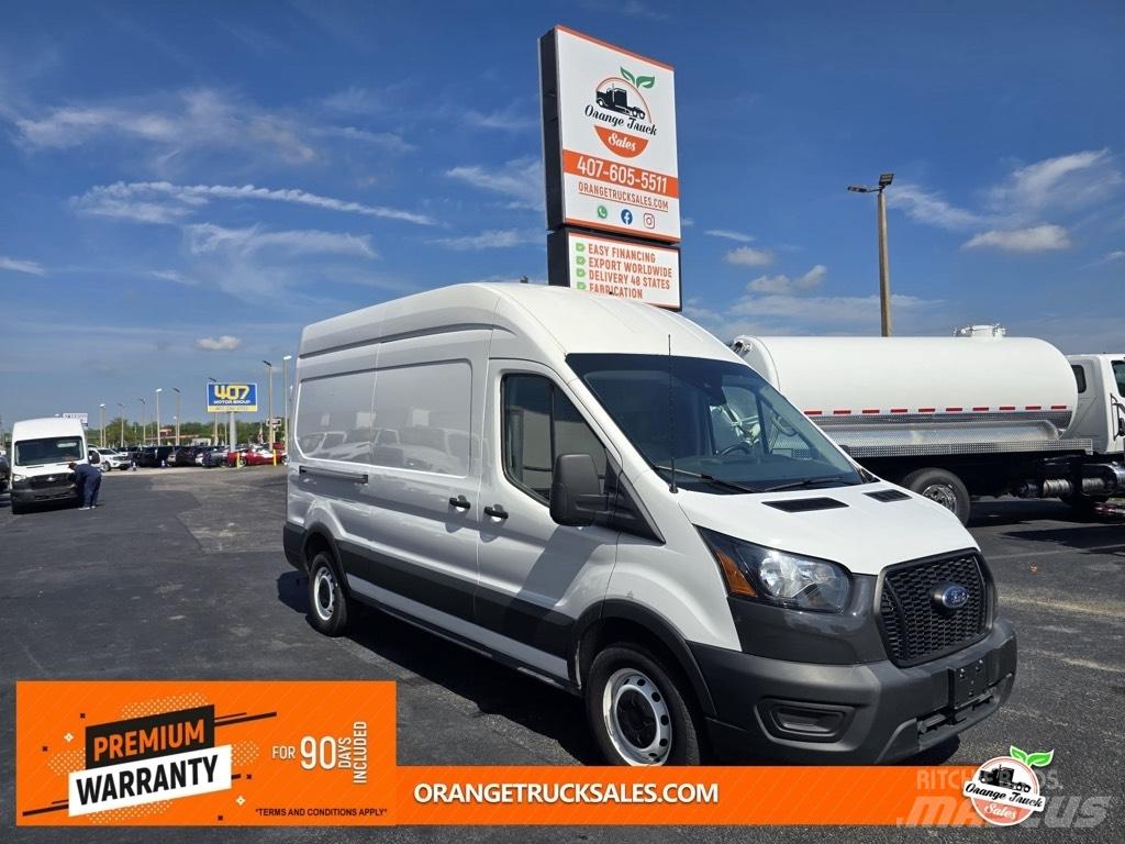 Ford Transit 250 パネルバン