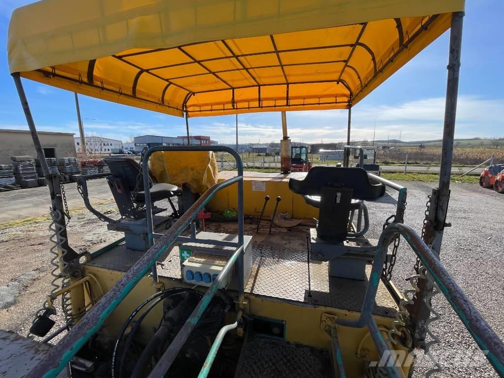 Vögele 1800 アスファルトフィニッシャ