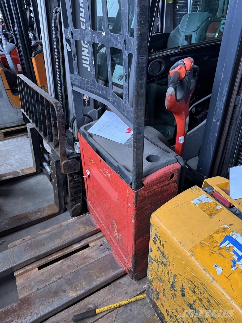 Linde T16 ウォーキンフォークリフト