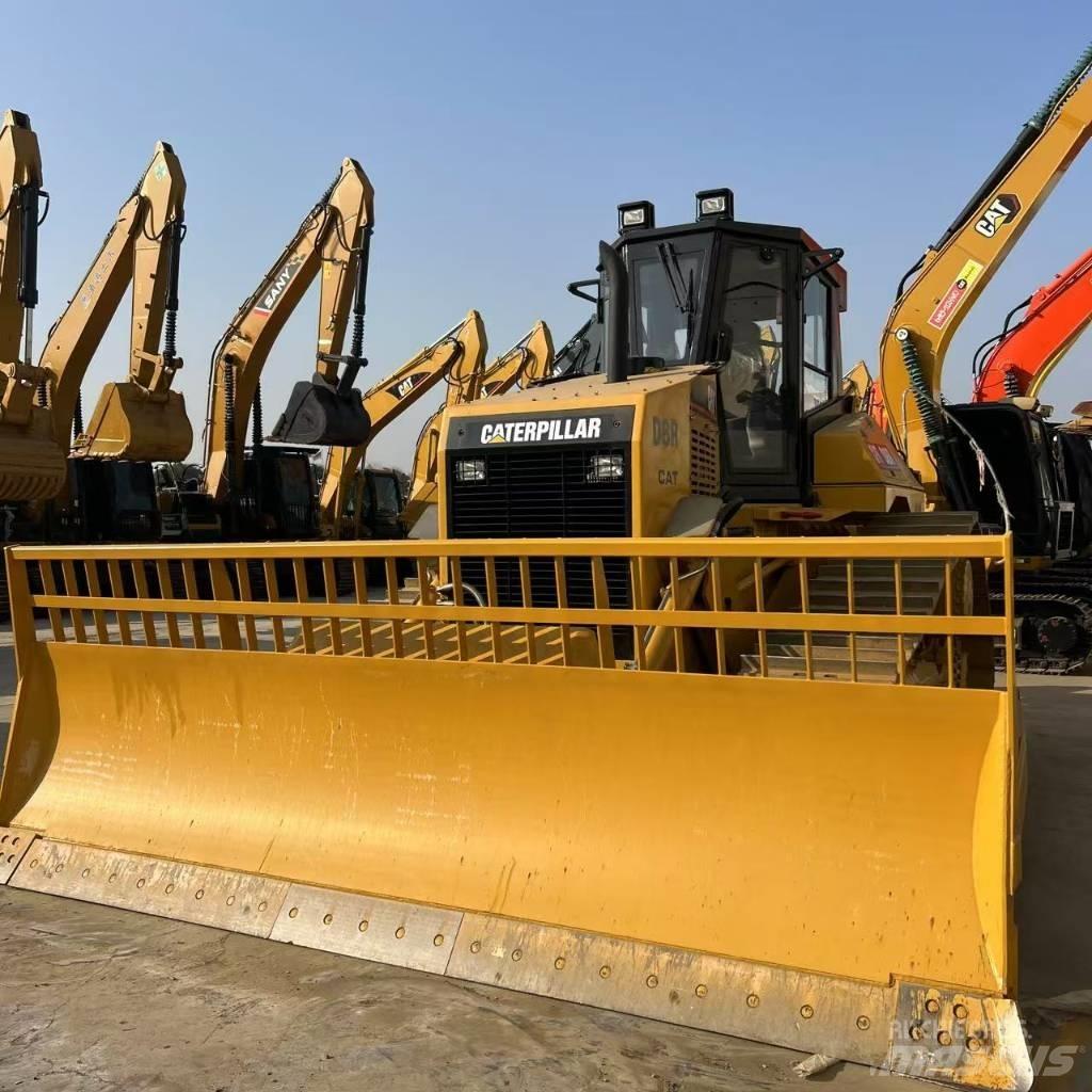 CAT D 8 R ブルドーザー