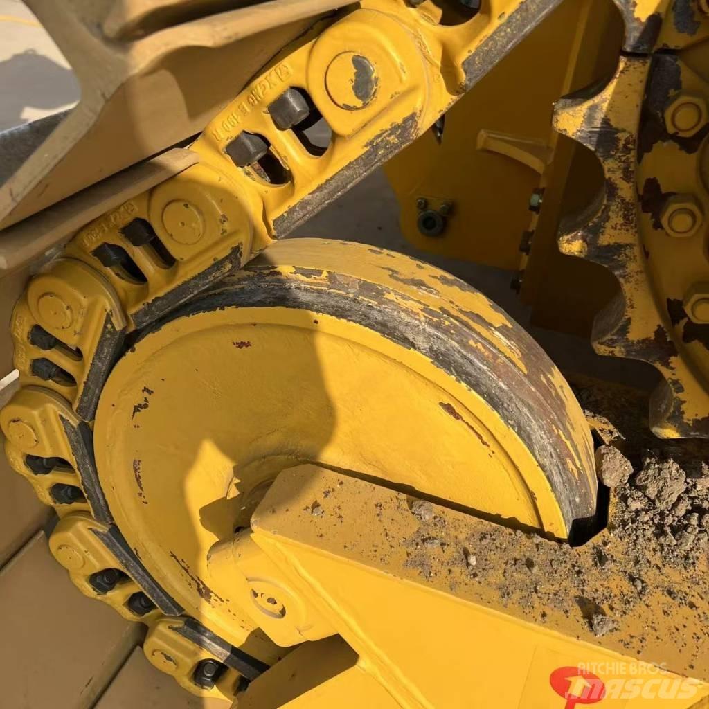 CAT D 8 R ブルドーザー