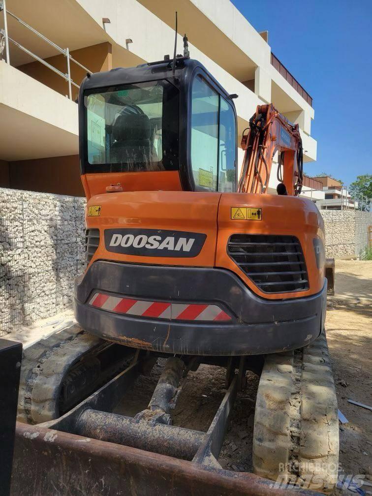 Doosan DX 62 R-3 ミニ油圧ショベル 7t以下（ミニユンボ・ミニディガー）