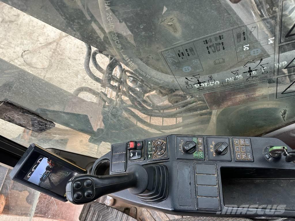 Volvo EC 160 EL 大型油圧ショベル12t以上（パワーショベル・ユンボ）