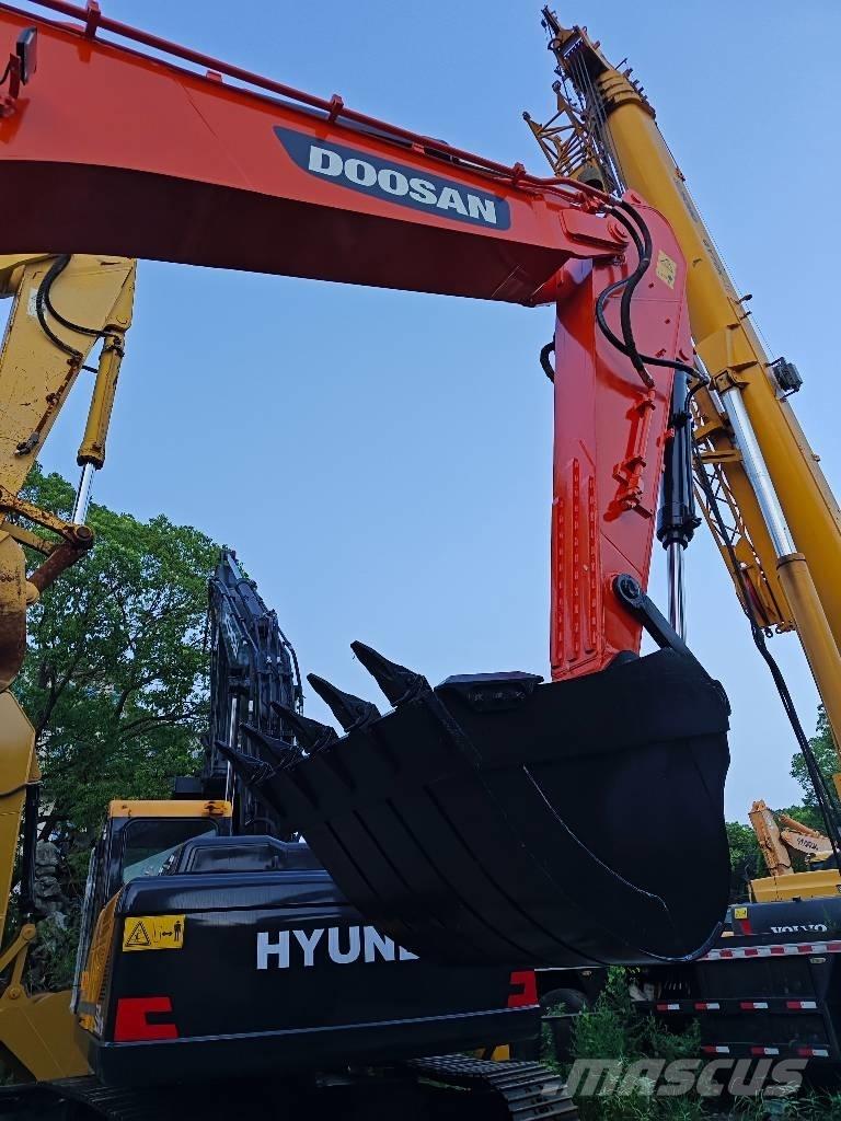 Doosan DX 300 LC 大型油圧ショベル12t以上（パワーショベル・ユンボ）