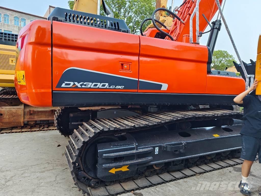 Doosan DX 300 LC 大型油圧ショベル12t以上（パワーショベル・ユンボ）