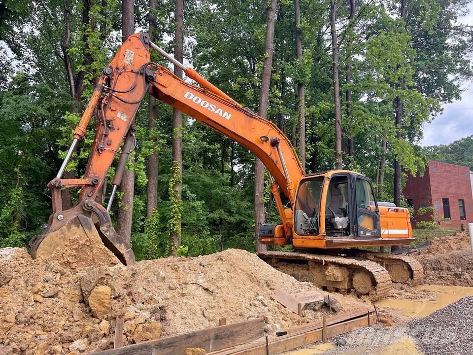 Doosan DX 255 LC 大型油圧ショベル12t以上（パワーショベル・ユンボ）