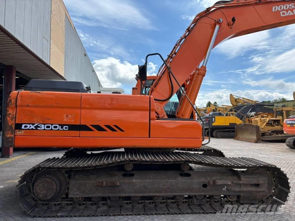 Doosan DX 300 LC 大型油圧ショベル12t以上（パワーショベル・ユンボ）