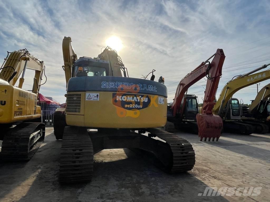 Komatsu PC 228 US 大型油圧ショベル12t以上（パワーショベル・ユンボ）
