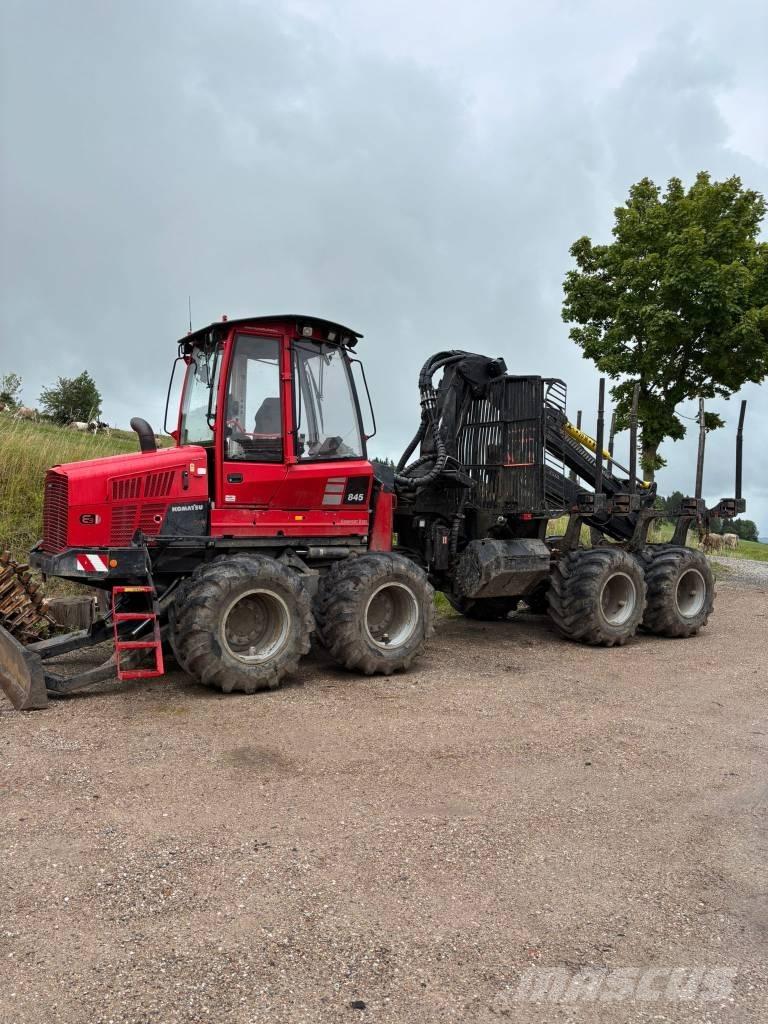 Komatsu 845 フォワーダー