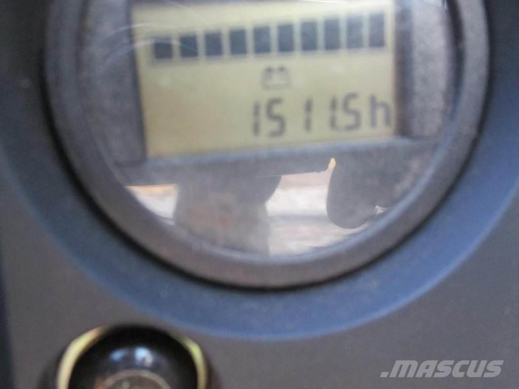 Still EXU 16 ローリフト
