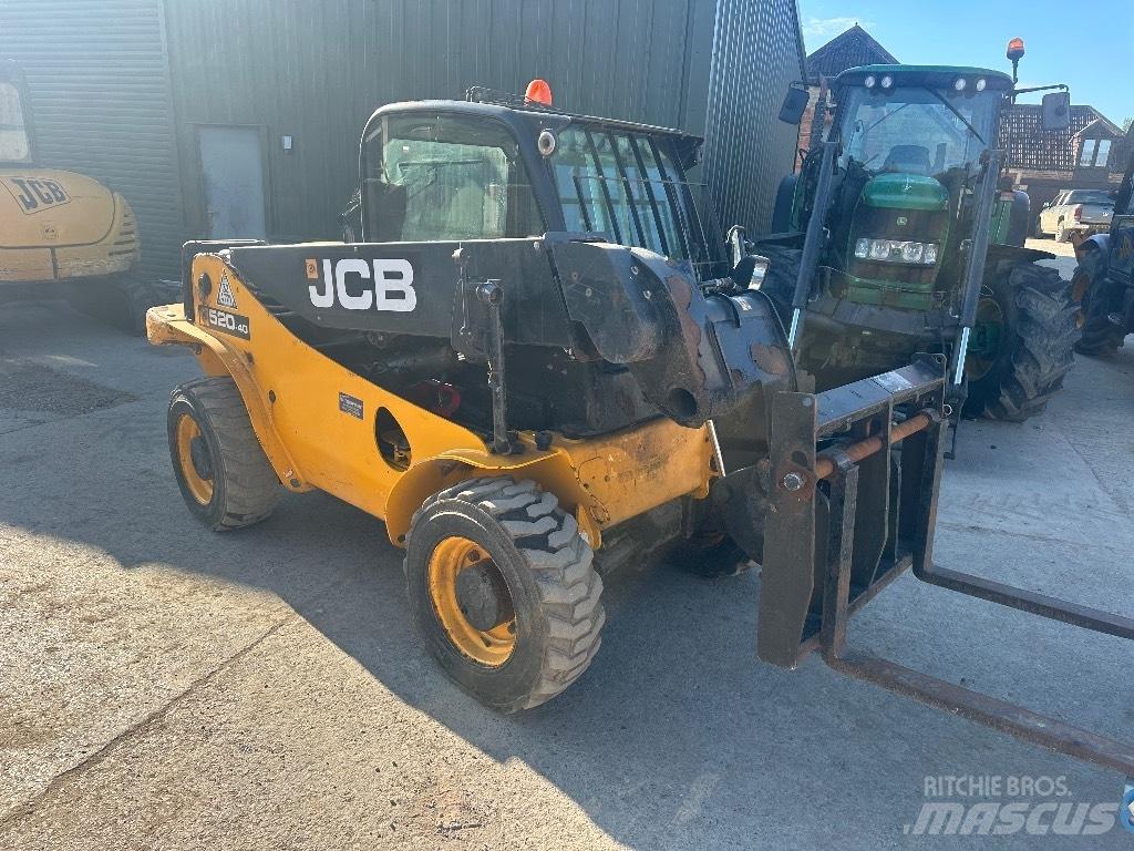 JCB 520-40 テレスコーピックハンドラー