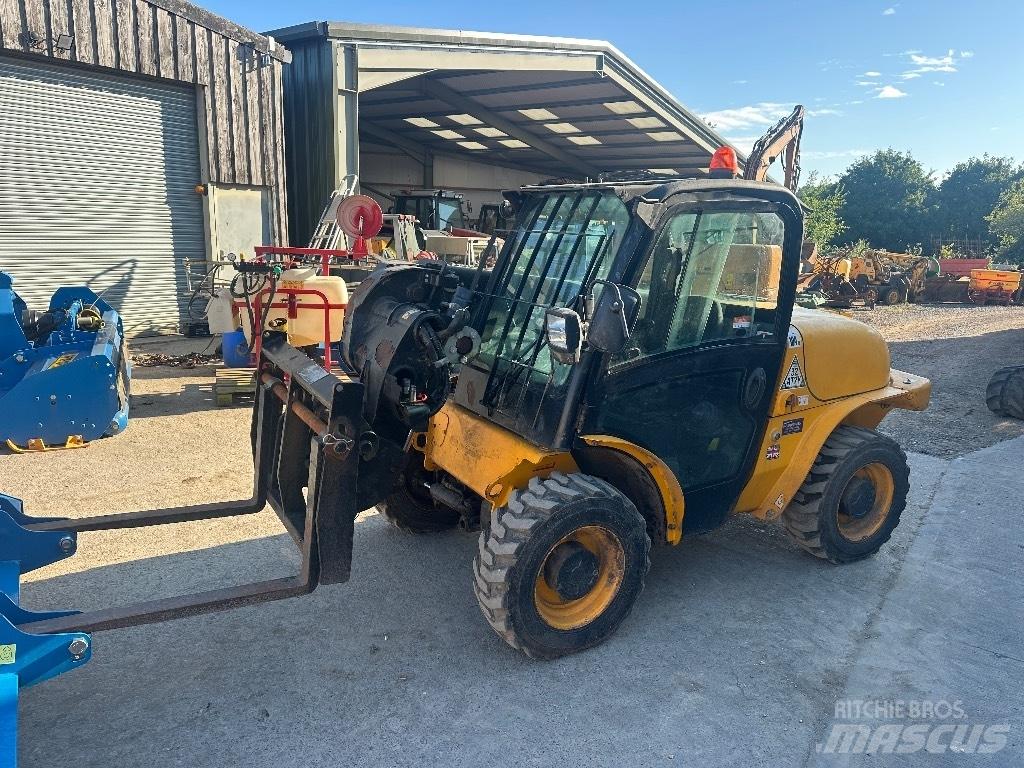 JCB 520-40 テレスコーピックハンドラー