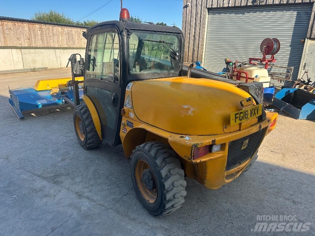 JCB 520-40 テレスコーピックハンドラー