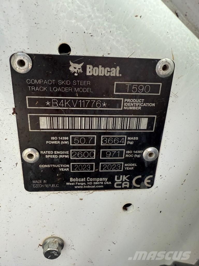 Bobcat T 590 HF スキッドステアローダー
