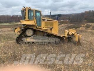 CAT D6N ブルドーザー