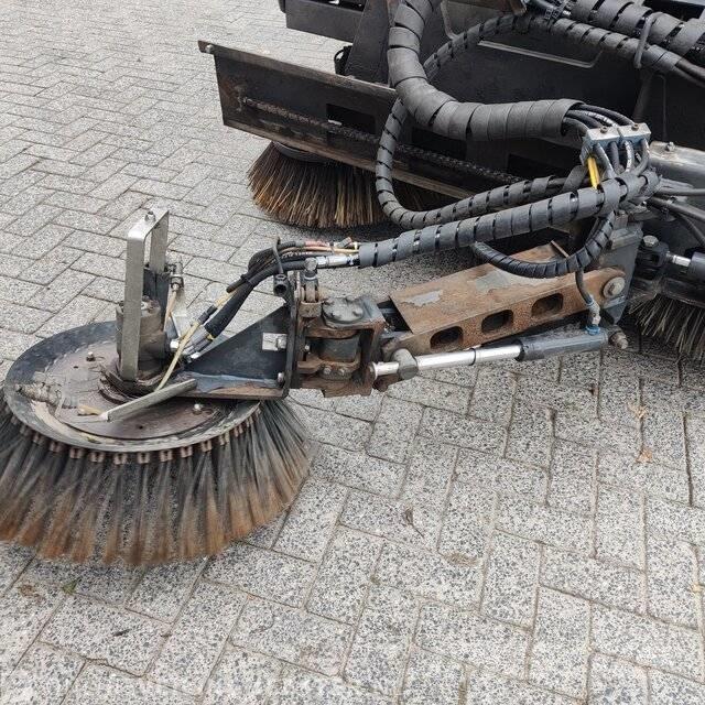 Schmidt Cleango 路面清掃機