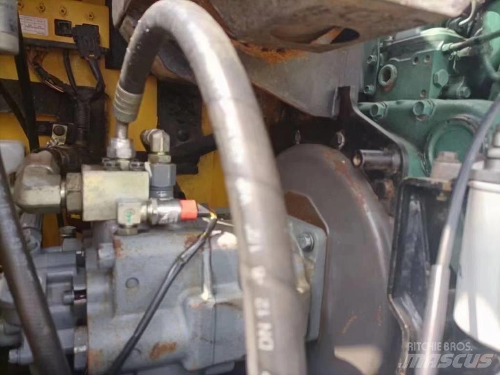 Volvo EC 80D PRO 大型油圧ショベル12t以上（パワーショベル・ユンボ）