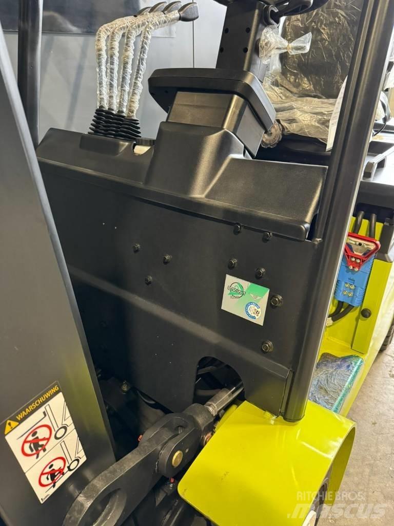 Clark EPX 25 I バッテリーフォークリフト