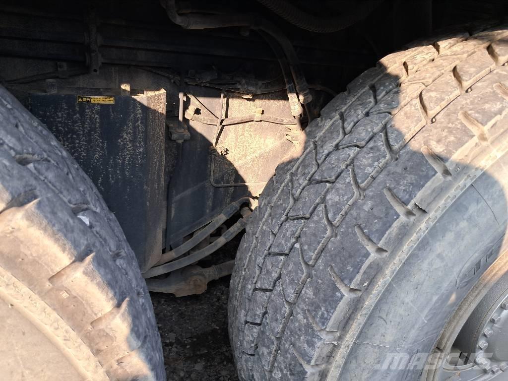 Kato KR-75H ラフテレーンクレーン