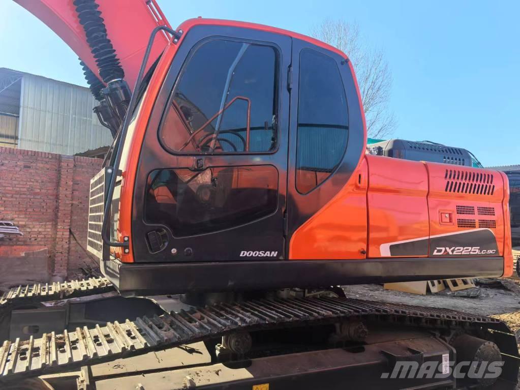 Doosan DX 225 LC-9C 大型油圧ショベル12t以上（パワーショベル・ユンボ）