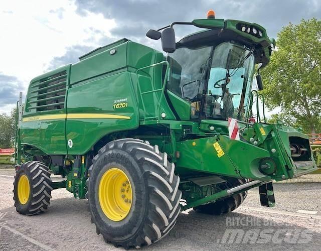 John Deere T 670 コンバイン