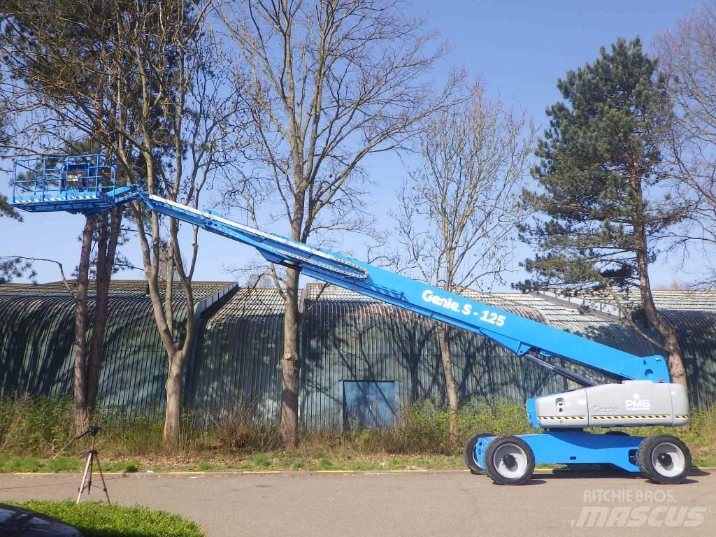 Genie S125 ブームリフト　直伸型