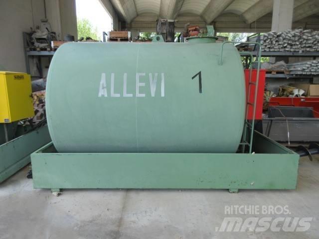  ALLEVI CD60 燃料タンクと添加剤用タンク