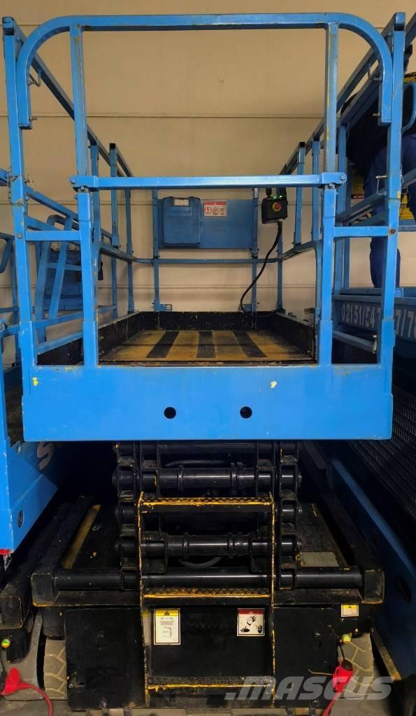 Haulotte Compact 12 シザースリフト