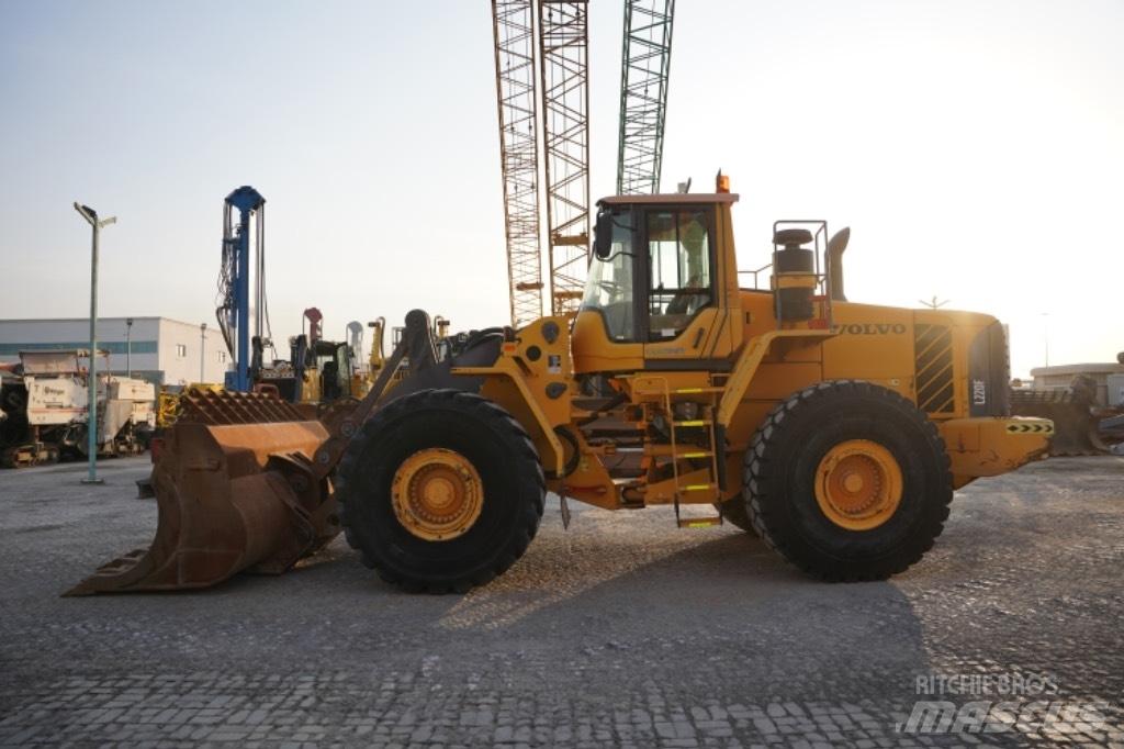 Volvo L220 F ホイールローダー・タイヤショベル