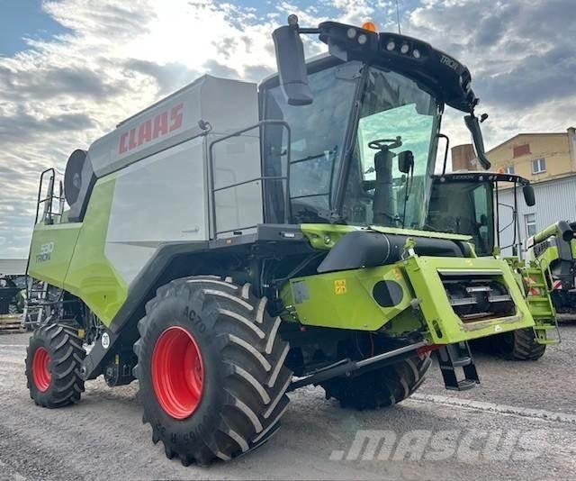 CLAAS TRION 530 コンバイン
