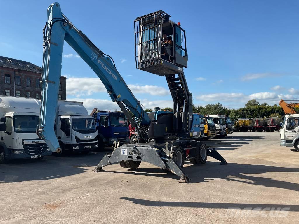 Terex Fuchs ML250 廃棄物並び替え設備
