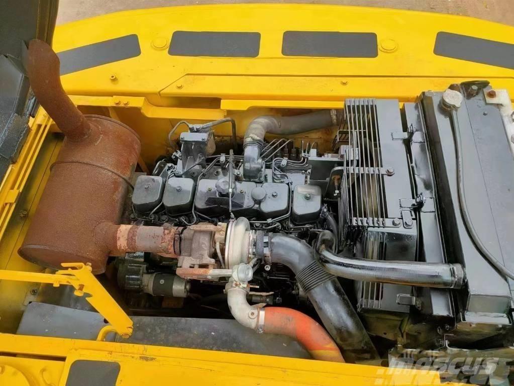 Komatsu pc220-7 大型油圧ショベル12t以上（パワーショベル・ユンボ）