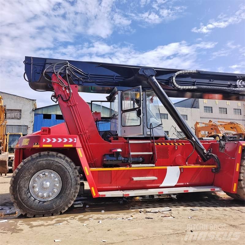 Kalmar DRF 450 リーチスタッカー