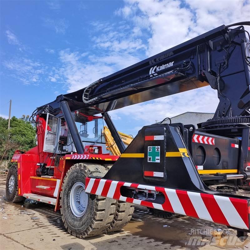 Kalmar DRF 450 リーチスタッカー