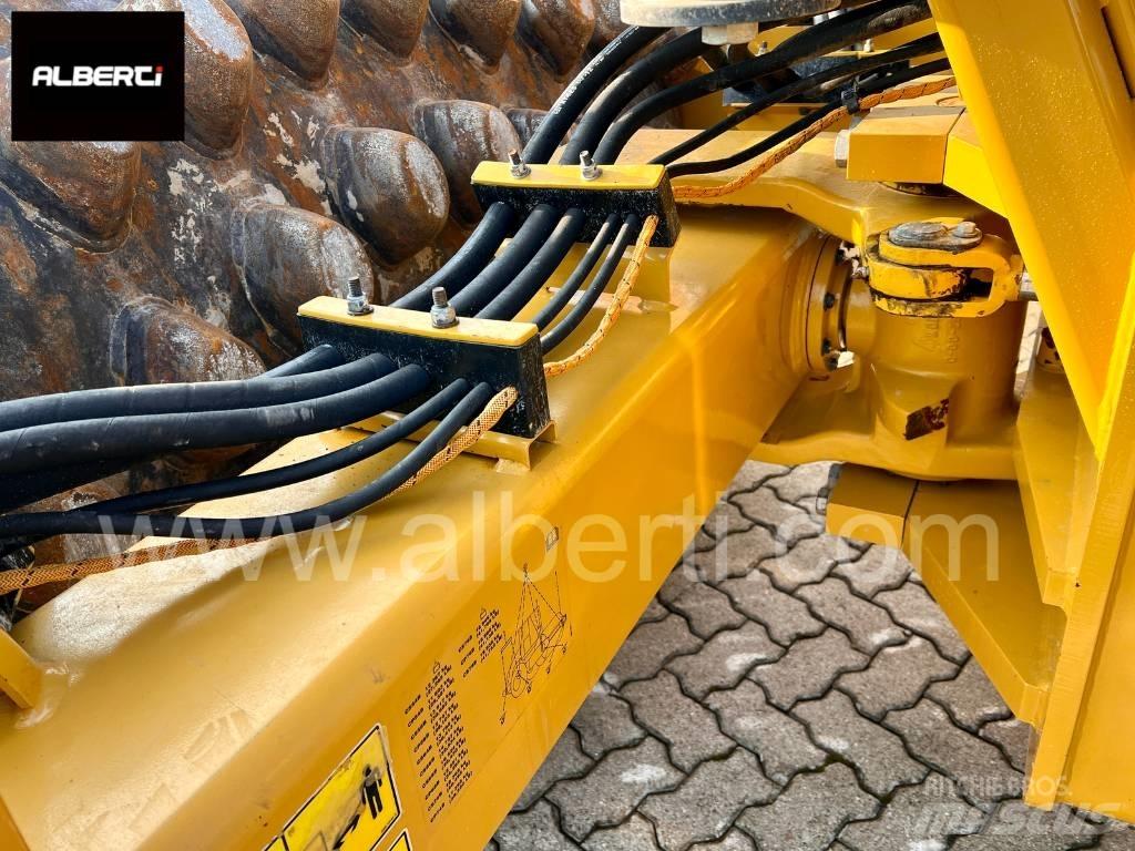 CAT CP 68 B 振動ローラ