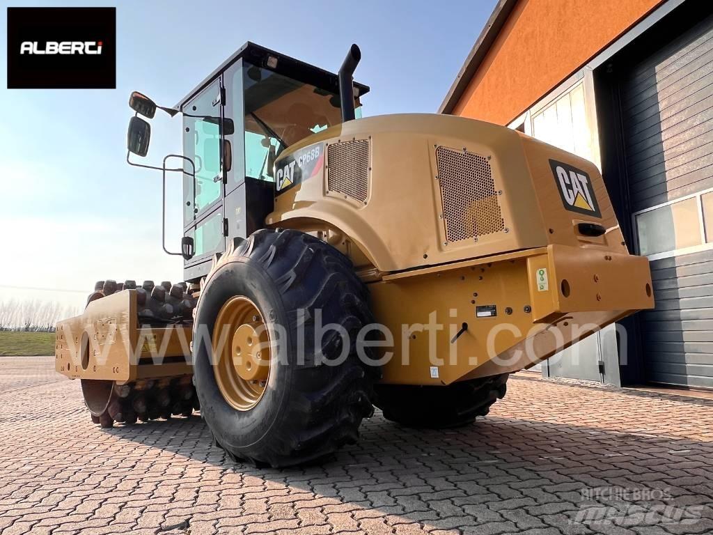CAT CP 68 B 振動ローラ