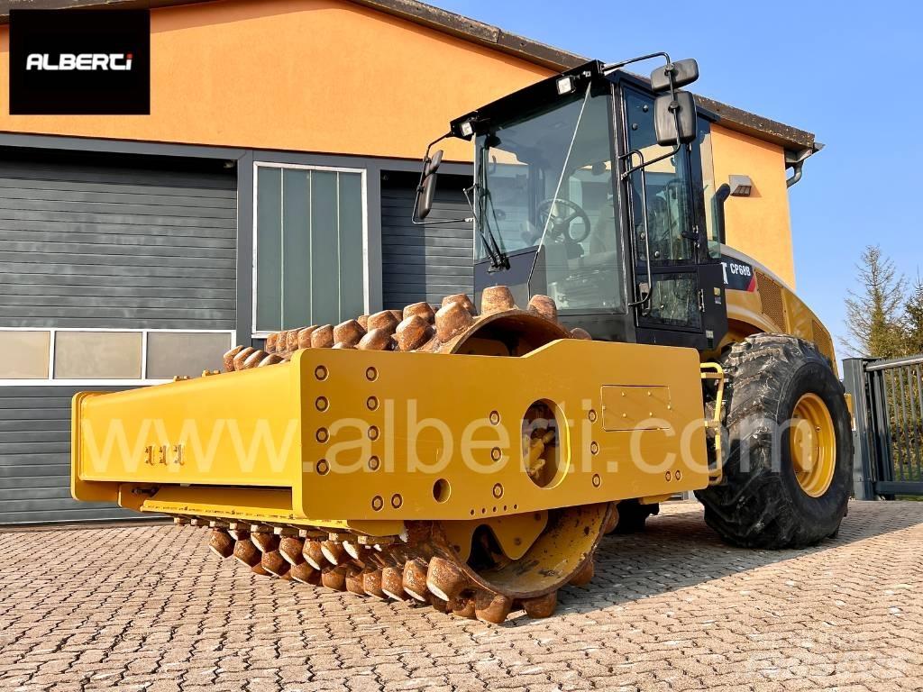 CAT CP 68 B 振動ローラ
