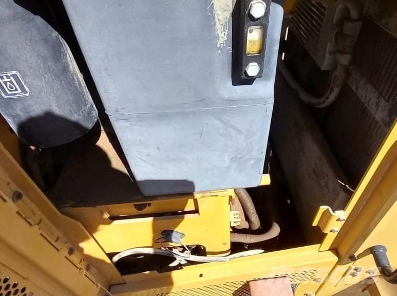 CAT 14 M モーターグレーダー