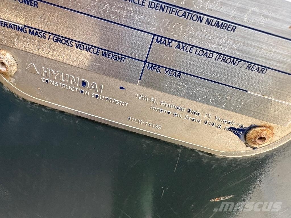 Hyundai HX 130 大型油圧ショベル12t以上（パワーショベル・ユンボ）
