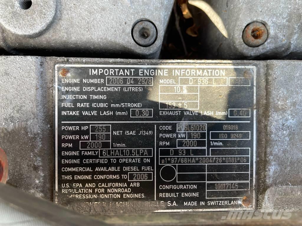 Liebherr 944 C HD 廃棄物／工業産廃処理機